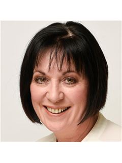 Carla Miller - RE/MAX Excellence