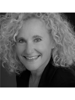 Lauren Kent - RE/MAX Masters Realty