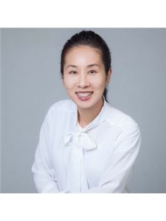 Michelle Ao - RE/MAX Crest Realty