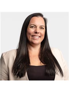 Jade Weismiller - RE/MAX Masters Realty