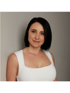 Nicole Szuuts - RE/MAX Vernon