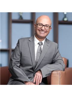 Alan Ahmadian - RE/MAX Masters Realty
