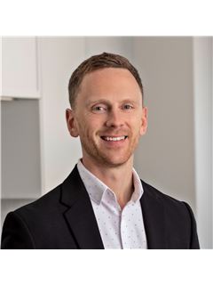 Jamie Savage - RE/MAX Excellence