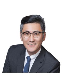 Glen Hao - RE/MAX Crest Realty