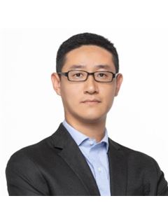 Ryan Li - RE/MAX Crest Realty