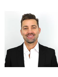 Jaime Lopresti - RE/MAX Excellence