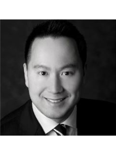 Stephen Lau - RE/MAX Excellence
