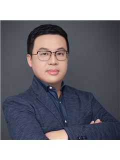 Daniel Ning - RE/MAX Crest Realty
