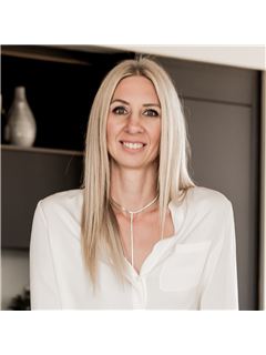 Shawna Burak - RE/MAX River City
