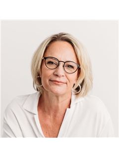 Shelly Lederer - RE/MAX Treeland Realty