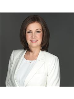 Christi Dalkeith - RE/MAX Kelowna - Stone Sisters