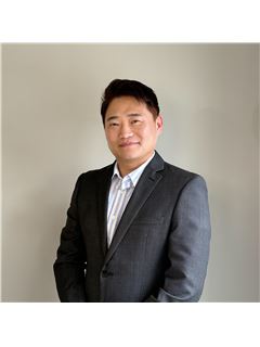 Henry Kim - RE/MAX Excellence
