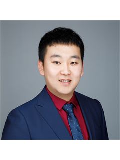 Neil Yang - RE/MAX Crest Realty