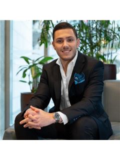Amin Parnian Pour - RE/MAX Crest Realty (Burnaby Kingsway)