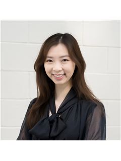 Agente Associado                                   - Manni Kwok - RE/MAX Crest Realty
