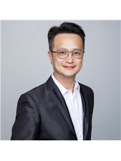 Roger Tung - RE/MAX Crest Realty