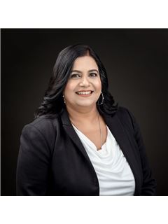Monika Nijhawan - RE/MAX Excellence