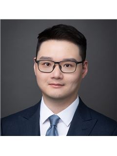 Agente Associado                                   - Michael Guo - RE/MAX Crest Realty
