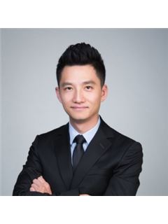 Jerry Xie - RE/MAX Crest Realty