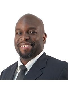 Chris Okoloise - RE/MAX Excellence