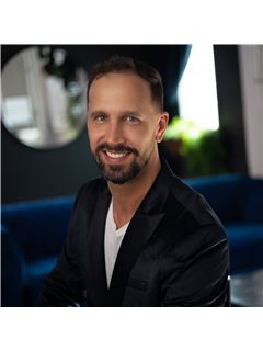 David Szusz - RE/MAX River City