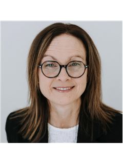 Julie Loupin - RE/MAX Performance Realty