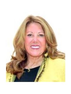 Clara Hartree - RE/MAX Masters Realty