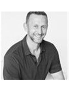 Macey R. ter Borg - RE/MAX Westcoast