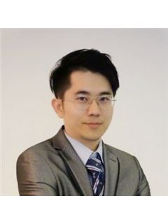 Wade Lin - RE/MAX Crest Realty