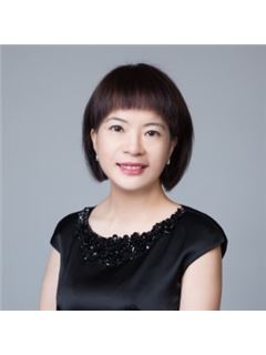 Eve Chuang - RE/MAX Crest Realty