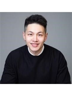 Liwen Zhang - RE/MAX Crest Realty