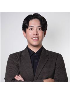 Ikuya Fukuhara - RE/MAX Crest Realty