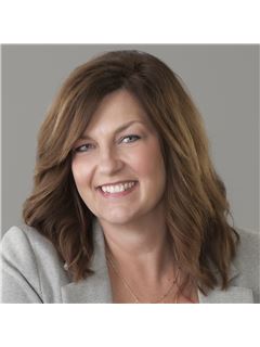 Estelle Petrick - RE/MAX Performance Realty