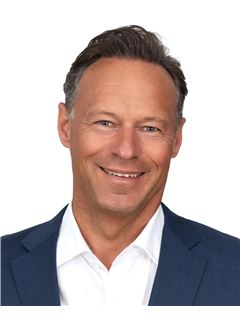 Norman Desjardins - RE/MAX CRYSTAL