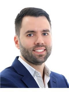 Francis Mireault Fauvel - RE/MAX CRYSTAL