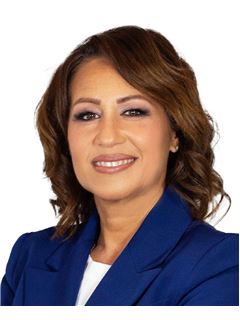 Nathalie Perez - RE/MAX 2000
