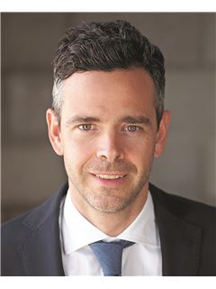 Maxwell Castle - RE/MAX ACTION