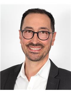 Simon Daoust - RE/MAX CRYSTAL