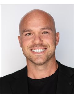 Yanick Legault - RE/MAX CRYSTAL
