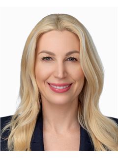 Angelica Viapiano - RE/MAX CRYSTAL