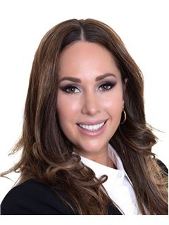 Sophie Deschênes - RE/MAX CRYSTAL