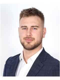 Elton Biegaj - RE/MAX CRYSTAL