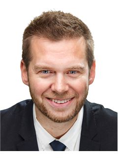 Alexander Kay - RE/MAX ACTION