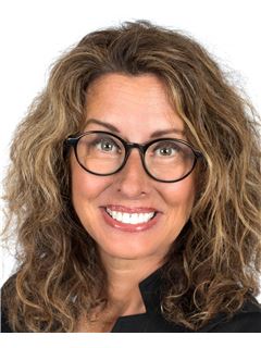 Josee Gosselin - RE/MAX CRYSTAL