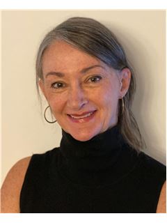 Joanne Deseve - RE/MAX ACTION