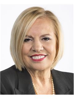 Madeleine Sollazzo - RE/MAX 2000