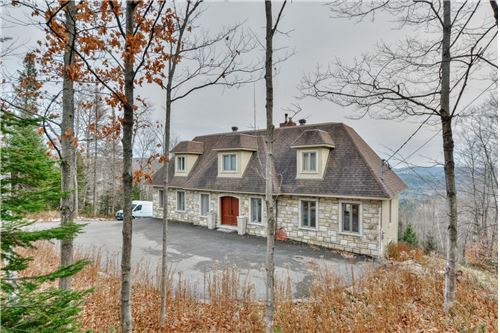 Residential - Two Level House - Morin-Heights, Canada - Canada