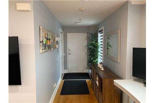 Residential - Condo/Apartment - Ville-Marie (Vieux-Montréal), Canada - Canada