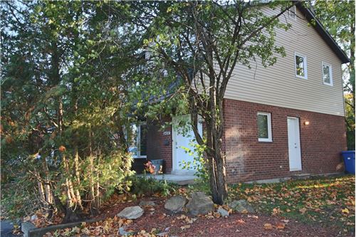 Residential - Two Level House - Dollard-des-Ormeaux, Canada - Canada