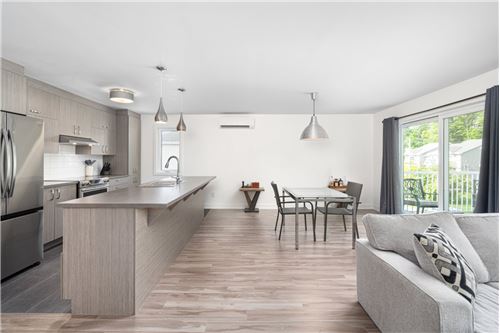 Residential - Condo/Apartment - Saint-Lazare, Canada - Canada